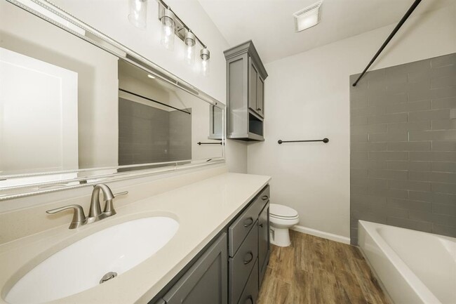 Building Photo - 2517 SE 38th St