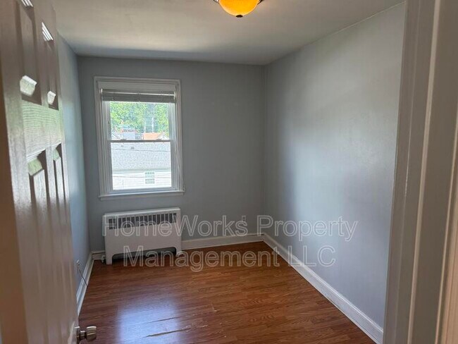 Building Photo - 125 Cherrydell Rd