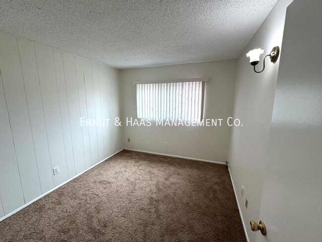 Building Photo - 242 1/2 Belmont Ave.-