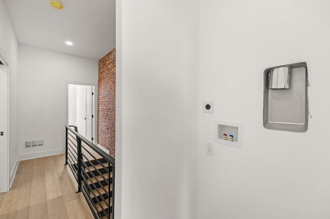 Building Photo - 2345 N 16th St