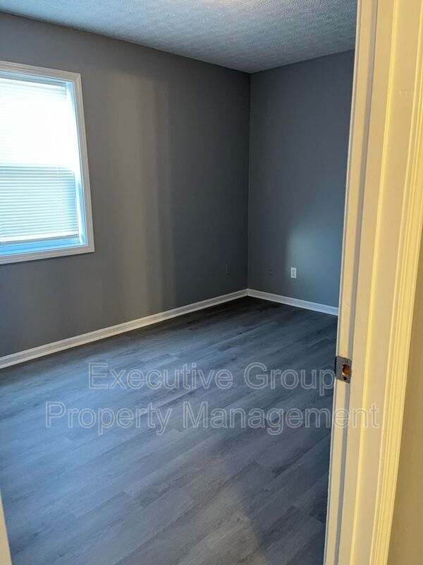 Building Photo - 355 Elmwood Dr