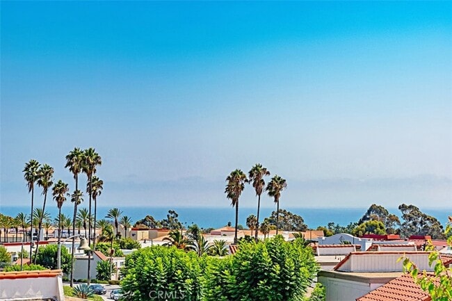 Building Photo - 712 Calle Divino