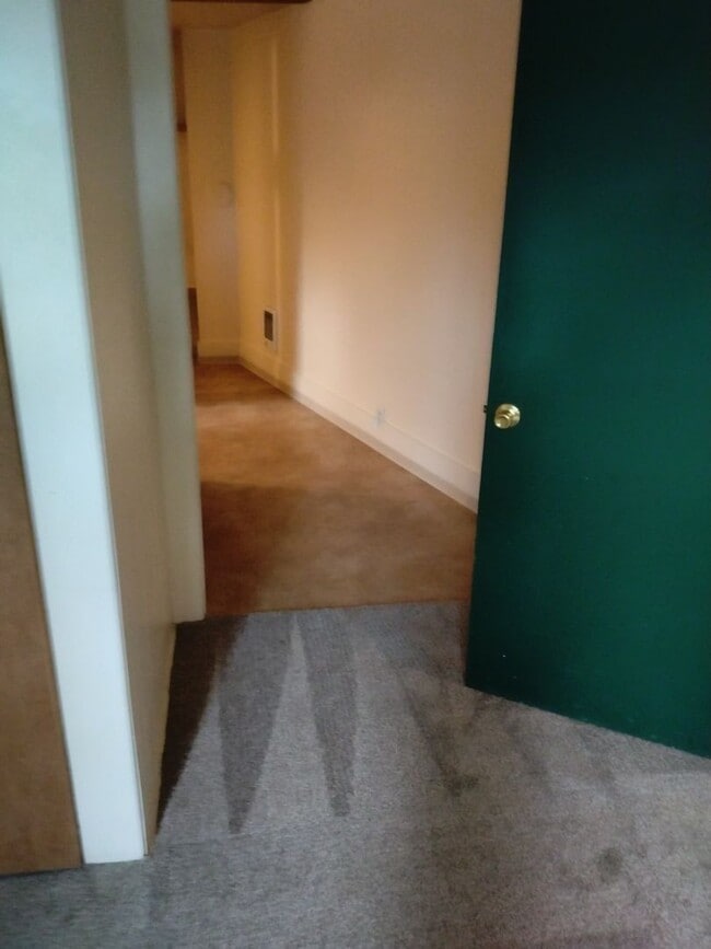 Building Photo - 614e15