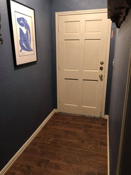 Entry - 133 Blanco St