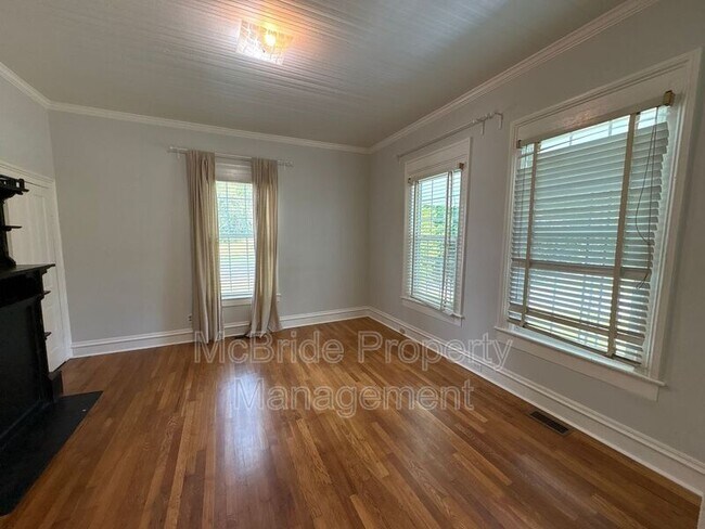 Building Photo - 2754 Hazel St