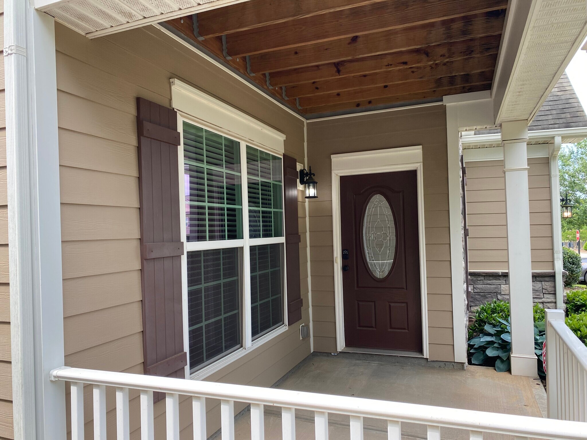 Lower covered porch and entrance - 2076 Waverly Ct