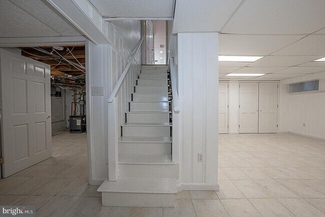 Building Photo - 714 Greythorne Rd