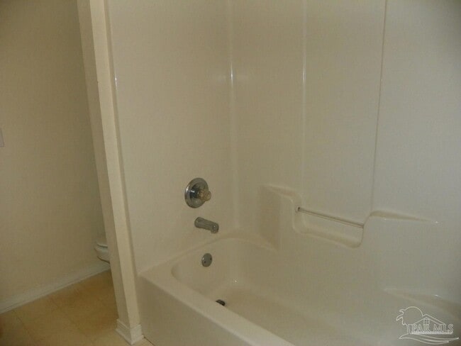 Building Photo - 8136 Heirloom Dr