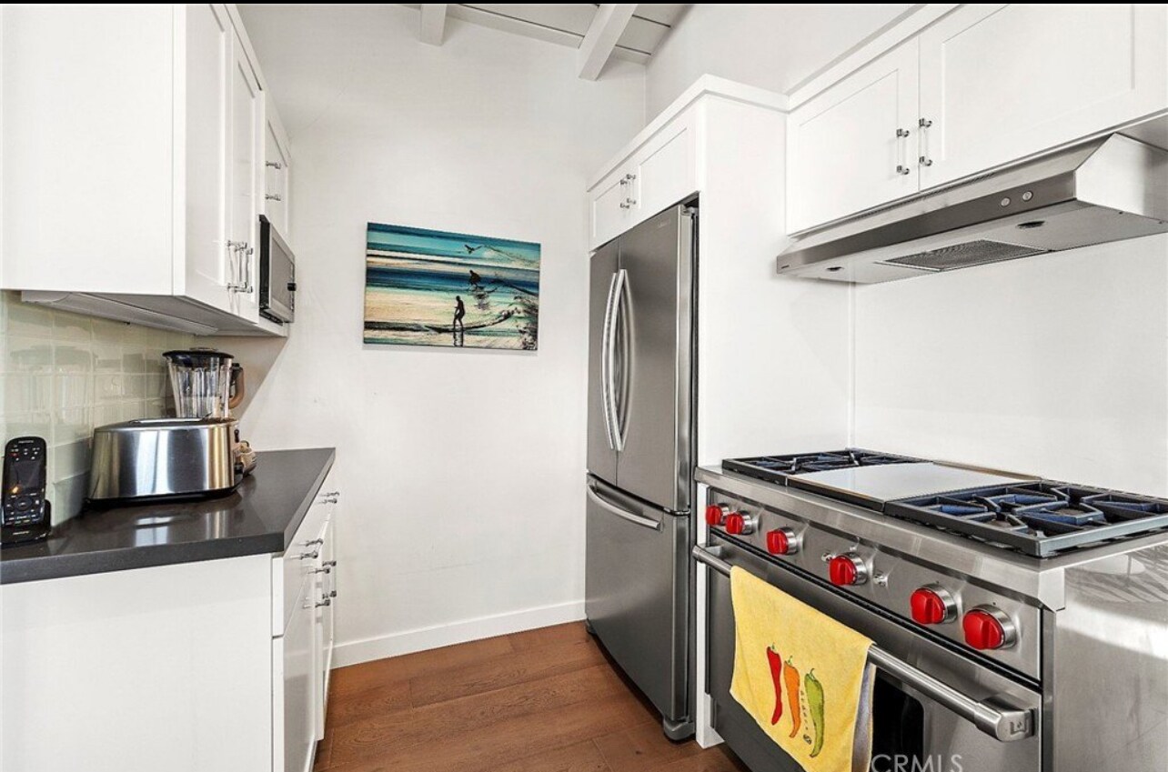 Building Photo - 200 Moonstone St