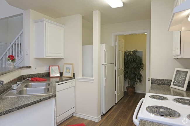 2BR,2BA - 1038SF - KITCHEN - Treymore at McKinney