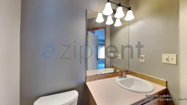 Building Photo - 20102 106 St Ct E