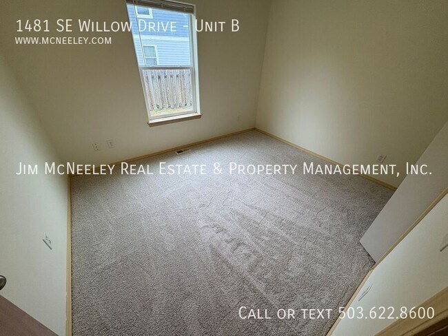 Building Photo - 1481 SE Willow Dr