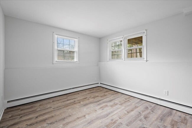 Building Photo - Croton On Hudon 4-Bedroom 2.5-Bathroom Home