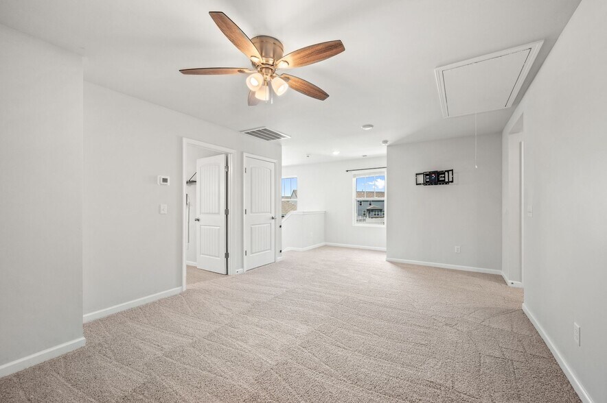 Building Photo - 7277 Sunny Parks Dr
