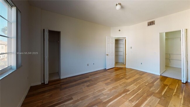 Building Photo - 2107 SE 10th Ave