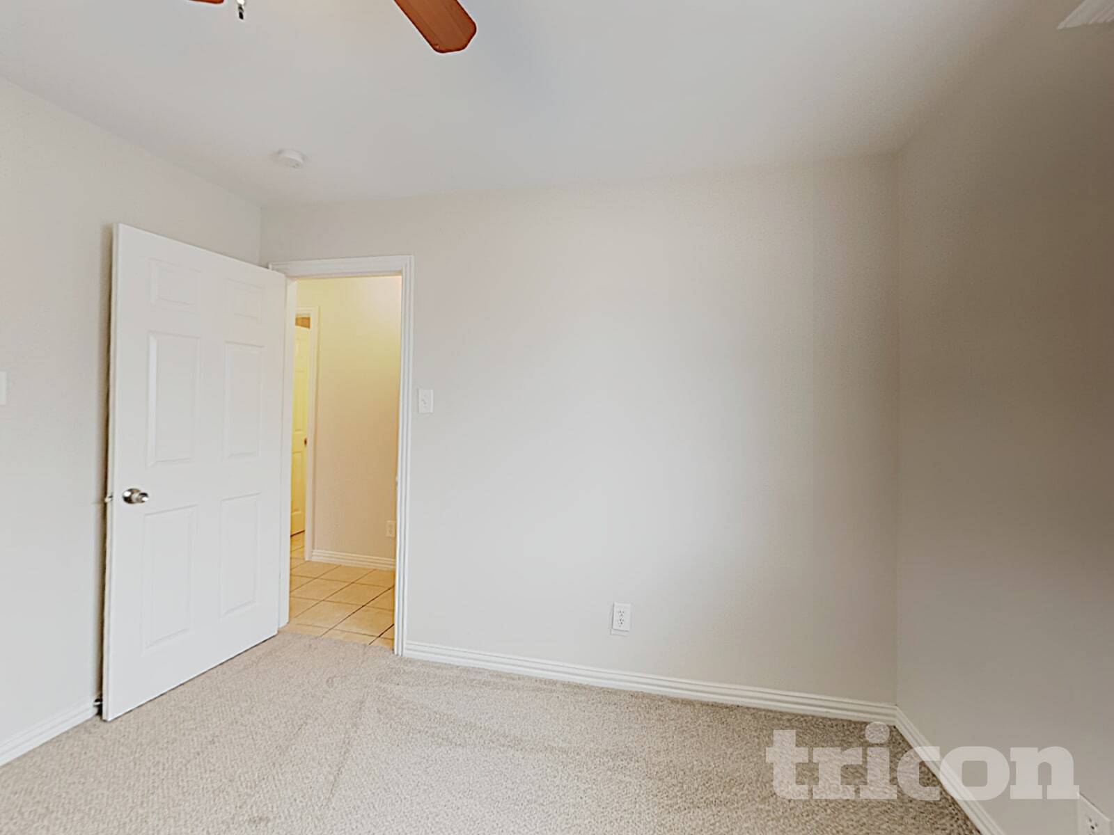 Building Photo - 822 Foxridge Dr