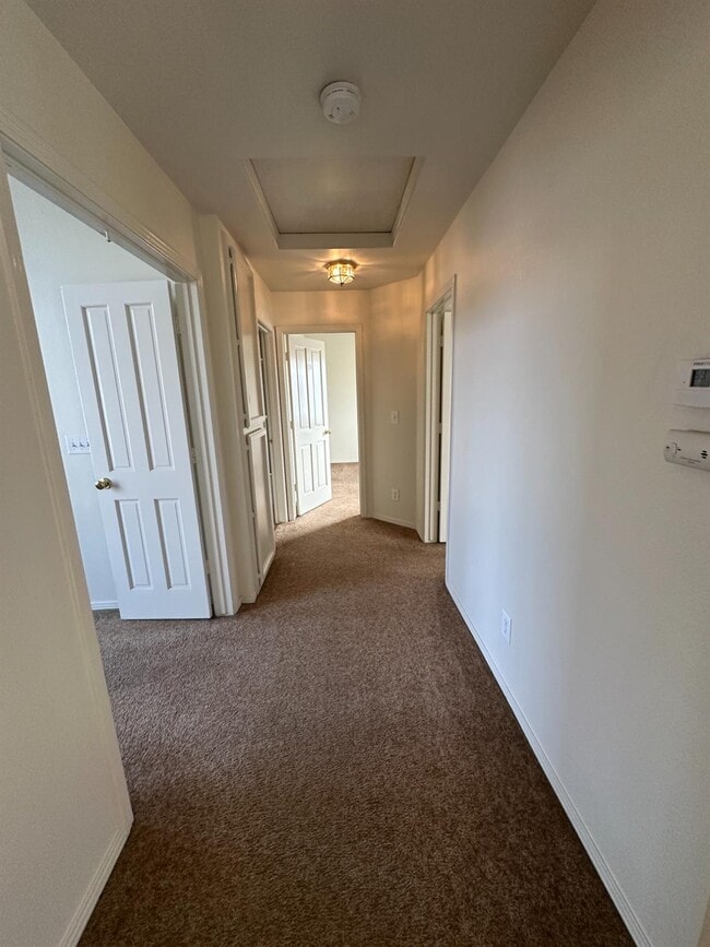 Building Photo - 273 W Cromwell Ave