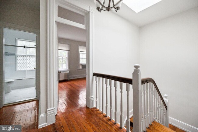 Building Photo - 1530 34th St NW