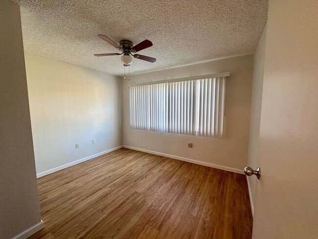 Building Photo - For Rent - [Hillsdale] 95-1195 Makaikai St...