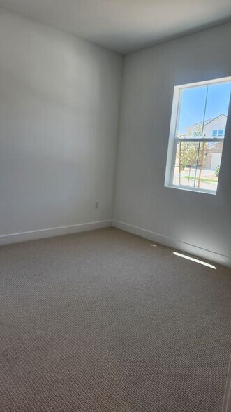 Building Photo - 29814 Corte Trono