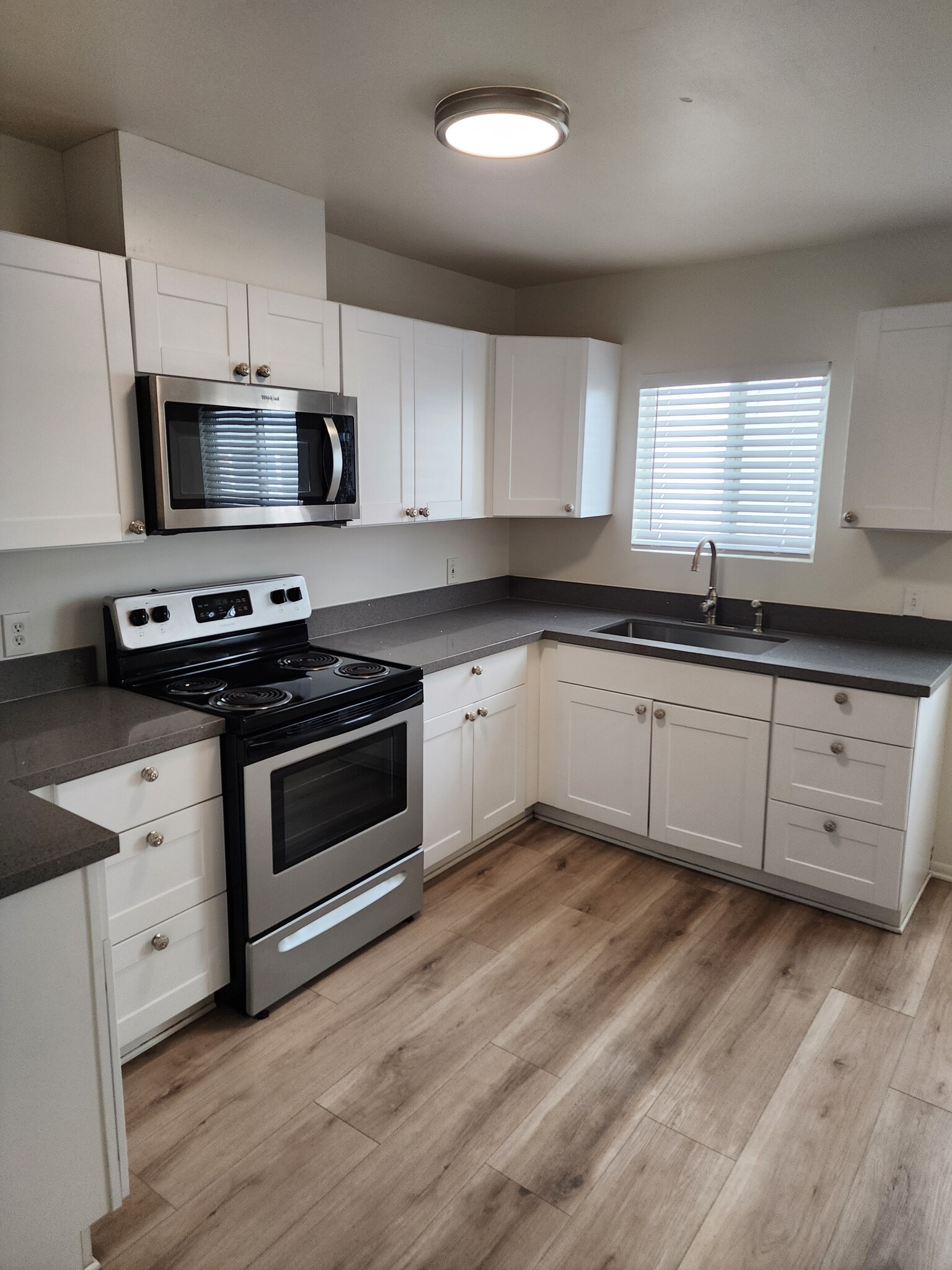 Building Photo - 1170 Fountain St