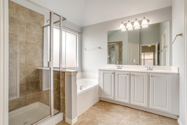 Building Photo - 1721 Castle Creek Dr