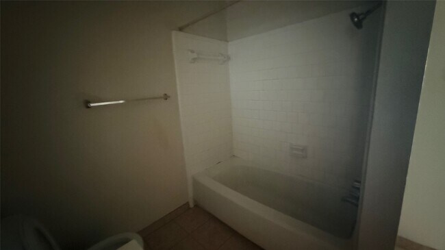 Building Photo - 2155 Hazlitt Dr