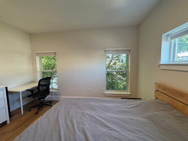 Building Photo - 25-27 Ward Unit 302