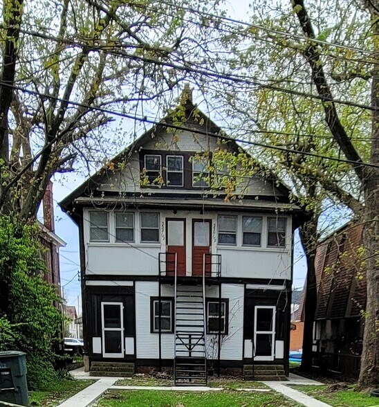 Back upstairs entry - 352 1/2 E 20th Ave