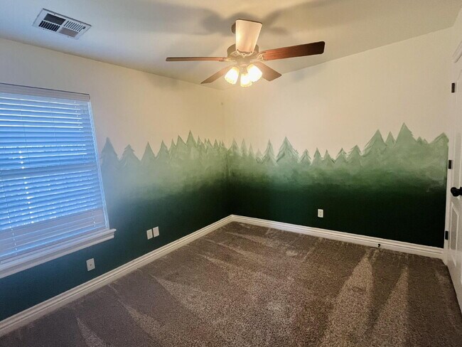 Building Photo - Charming 4-Bed, 2-Bath Home in Yukon - Gated Community in Mustang Public School District!