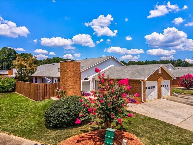 Building Photo - 215 Arbor Wy