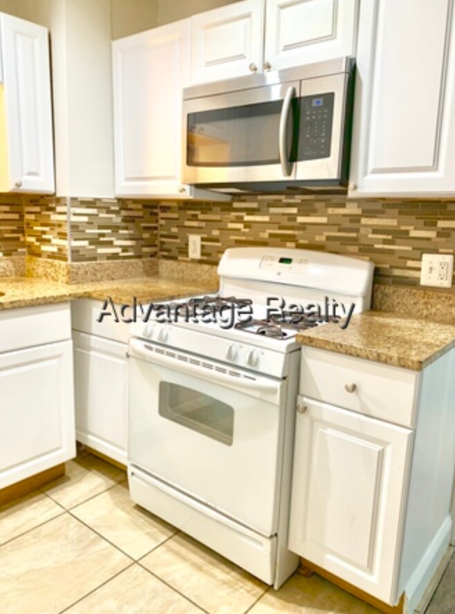 Building Photo - 10 4th Street Pl