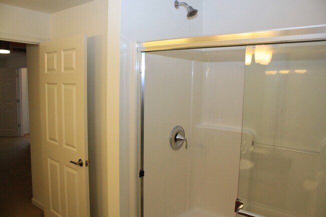 Building Photo - Located in the Detroit-Shoreway Area