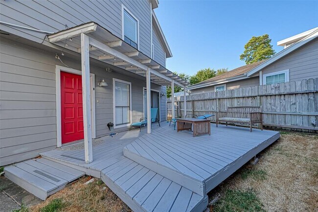 Building Photo - 88 Lakeview Village