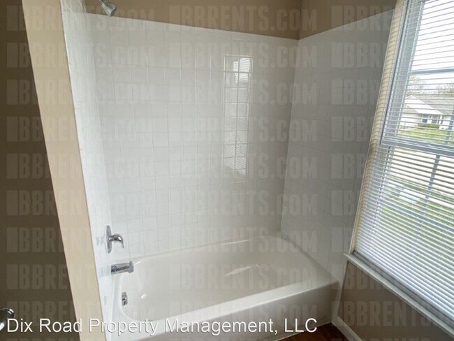 Building Photo - 3 br, 2.5 bath House - 425 Peyton Drive,