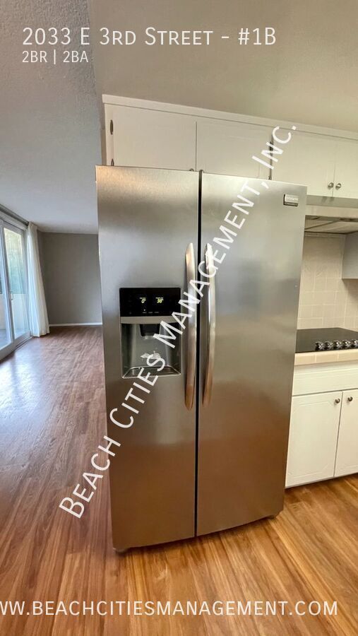 Building Photo - 2033 E 3rd St