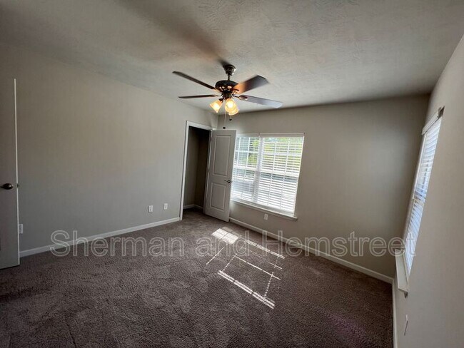 Building Photo - 620 Dobhill Ln