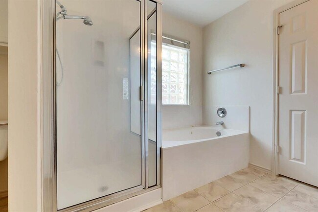 Building Photo - 3735 Castle Rock Dr