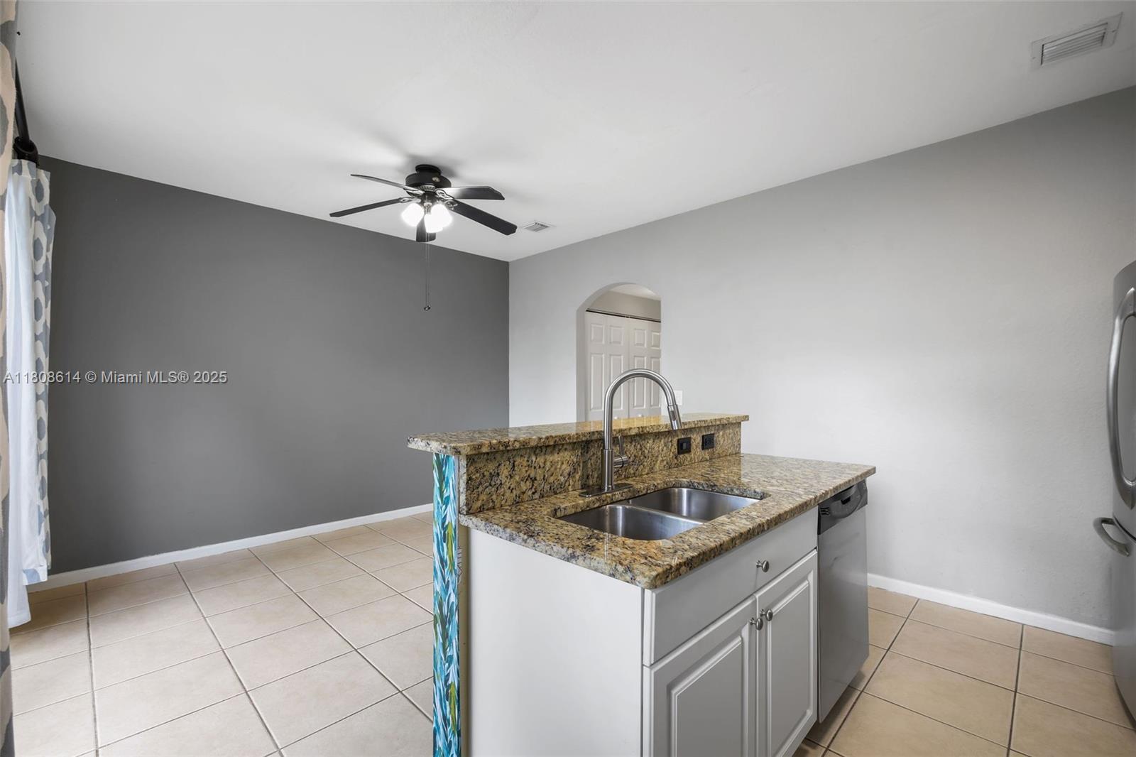 SO FLO Real Estate Group 2741 SW 120th Ter # 305-3 MIRAMAR, FL - 2741 SW 120th Ter