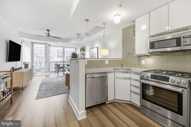 Building Photo - 1209 13th St NW