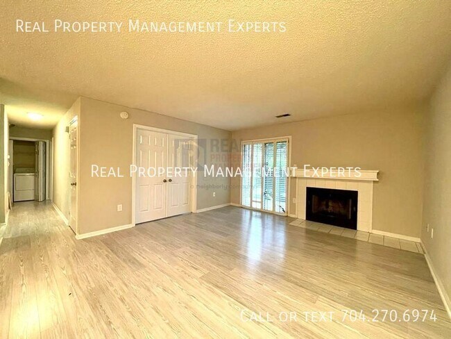 Building Photo - 5003 Sharon Rd