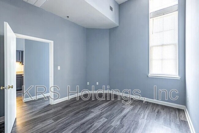 Building Photo - 1411 Bainbridge St