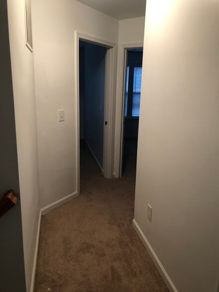 Building Photo - 103 Aero St