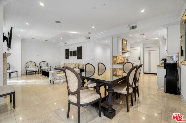 Building Photo - 208 S Lasky Dr