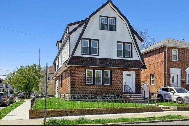 Building Photo - 1001 80th St