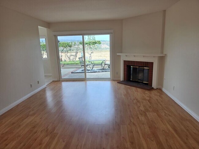 Building Photo - 27875 Avenida Armijo