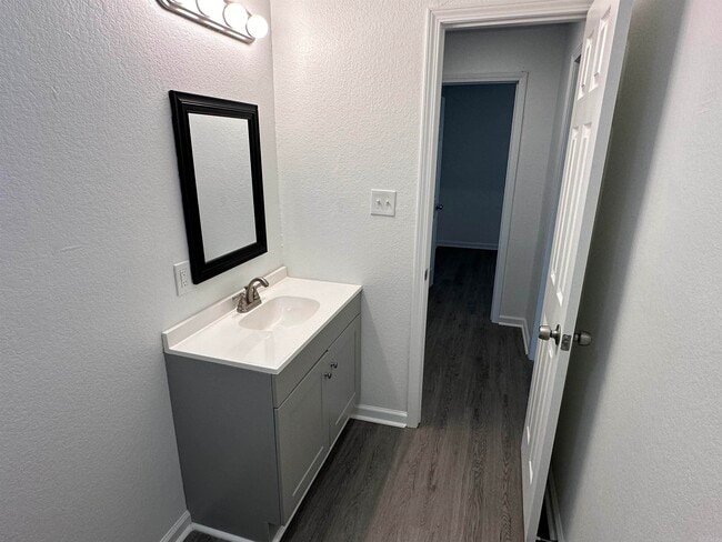 Building Photo - 10A Hiland Pl