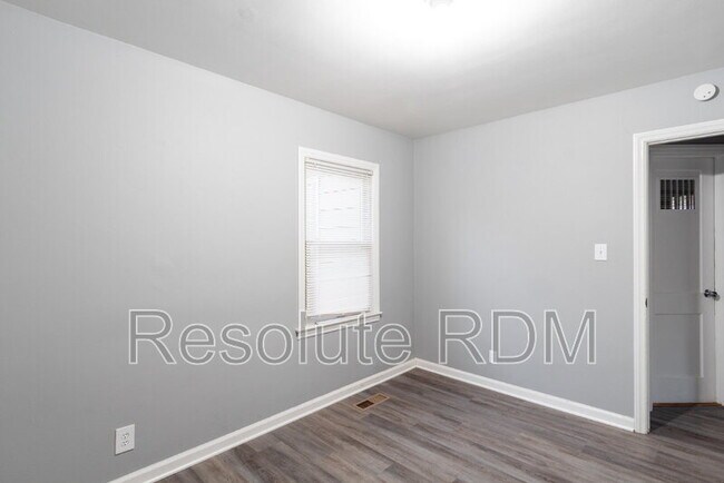 Building Photo - 1128 Sterling St