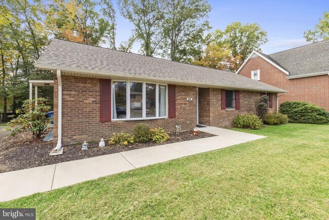 Building Photo - 638 Westwood Dr