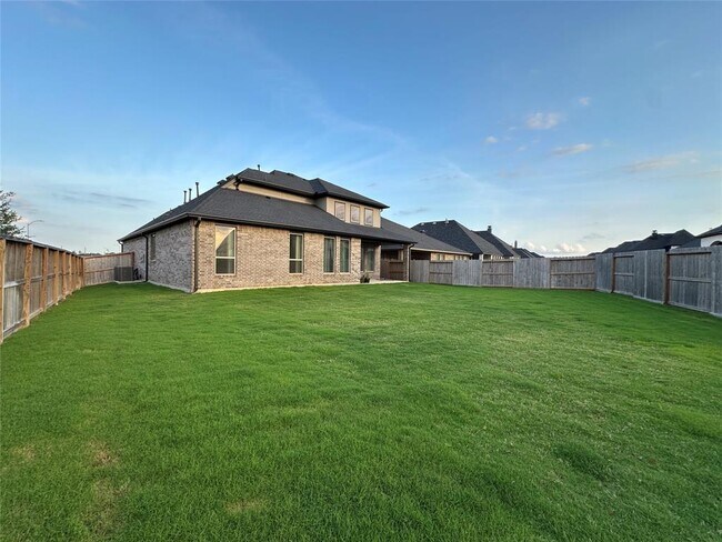 Building Photo - 4802 Avon Ridge Way